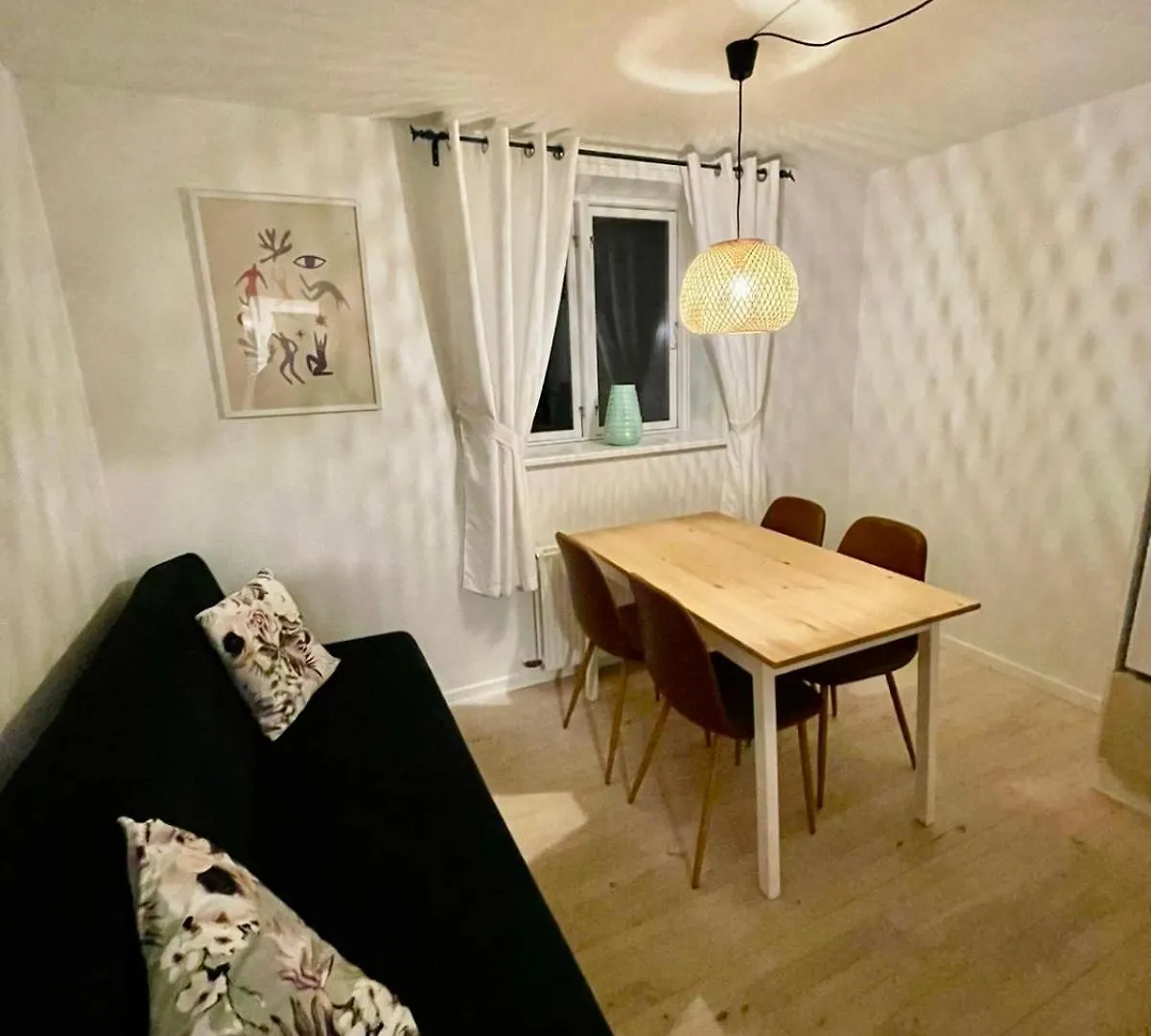 5 Minute Walk To Lego House - 50M2 Apartment With Garden / A Unit Billund Semesterbostad